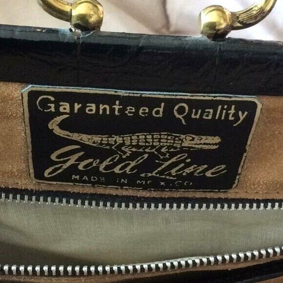 Vintage Womens Alligator Handbag Size-13" x 10" x 3". strap drop 6" - Picture 3 of 12